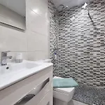 Apartment Beachside Escape