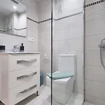Apartment Beachside Escape