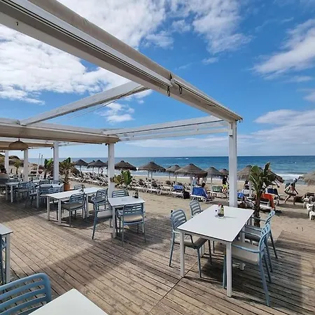 Apartment Beachside Escape *