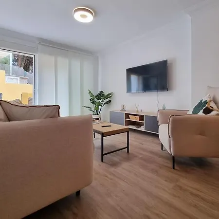 Apartment Beachside Escape