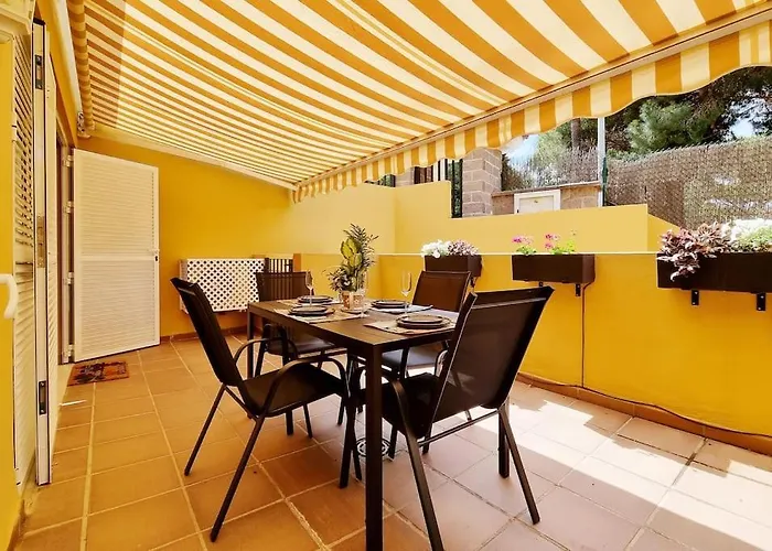 Apartament Beachside Escape *