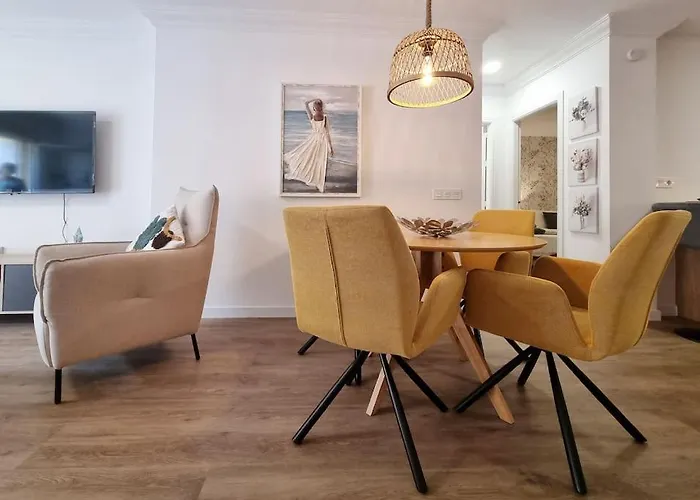 Beachside Escape Apartament