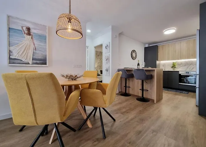 Beachside Escape Apartament