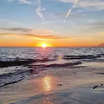 Apartment Beachside Escape Marbella